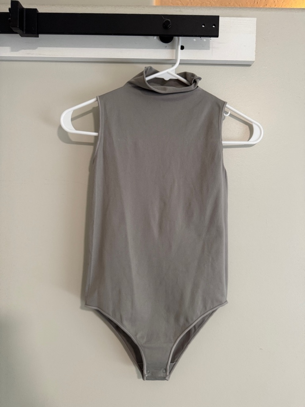 SKIMS Sleeveless Mock Neck Bodysuit - Gray